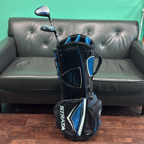 Strata Black and Blue Golf Bag with two clubs - Picture 5 of 6